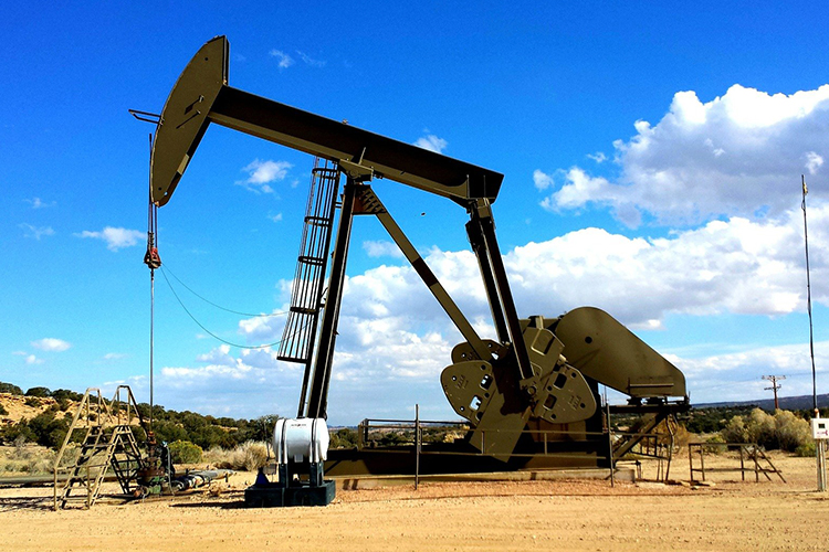 нефтяное поле