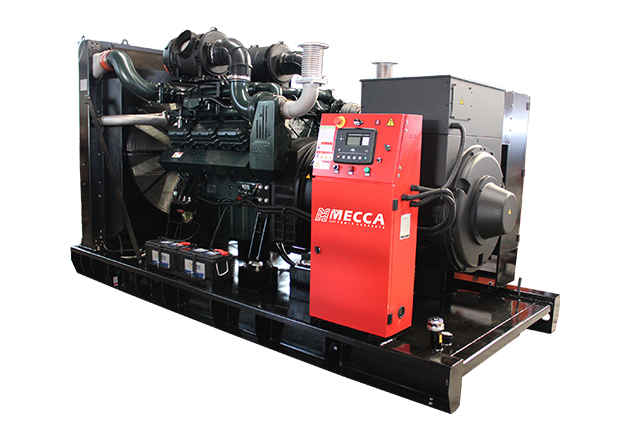 Трехфазный дизельный генератор Doosan мощностью 500–800 кВт с низким уровнем шума